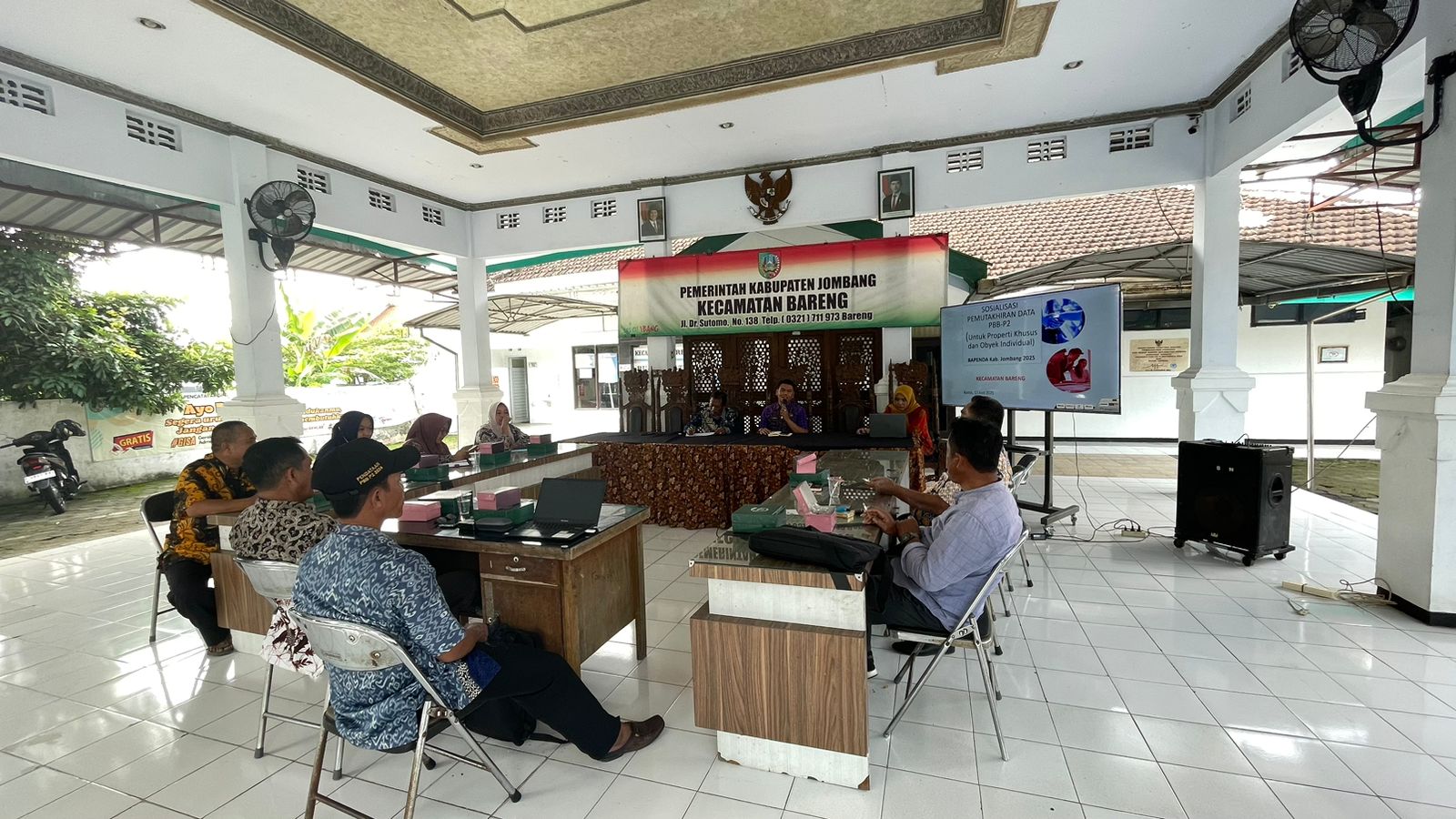 PEMUTAKHIRAN DATA PBB-P2 DI KECAMATAN BARENG: SINERGI DESA DAN BAPENDA WUJUDKAN AKURASI PAJAK