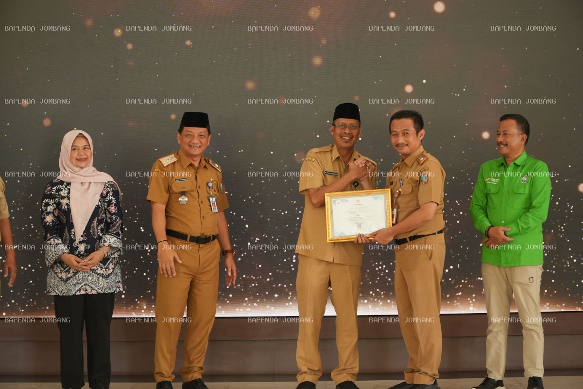 Bapenda Jombang Raih Top 10 OPD Terbaik Jombang Archieve Awards  2026