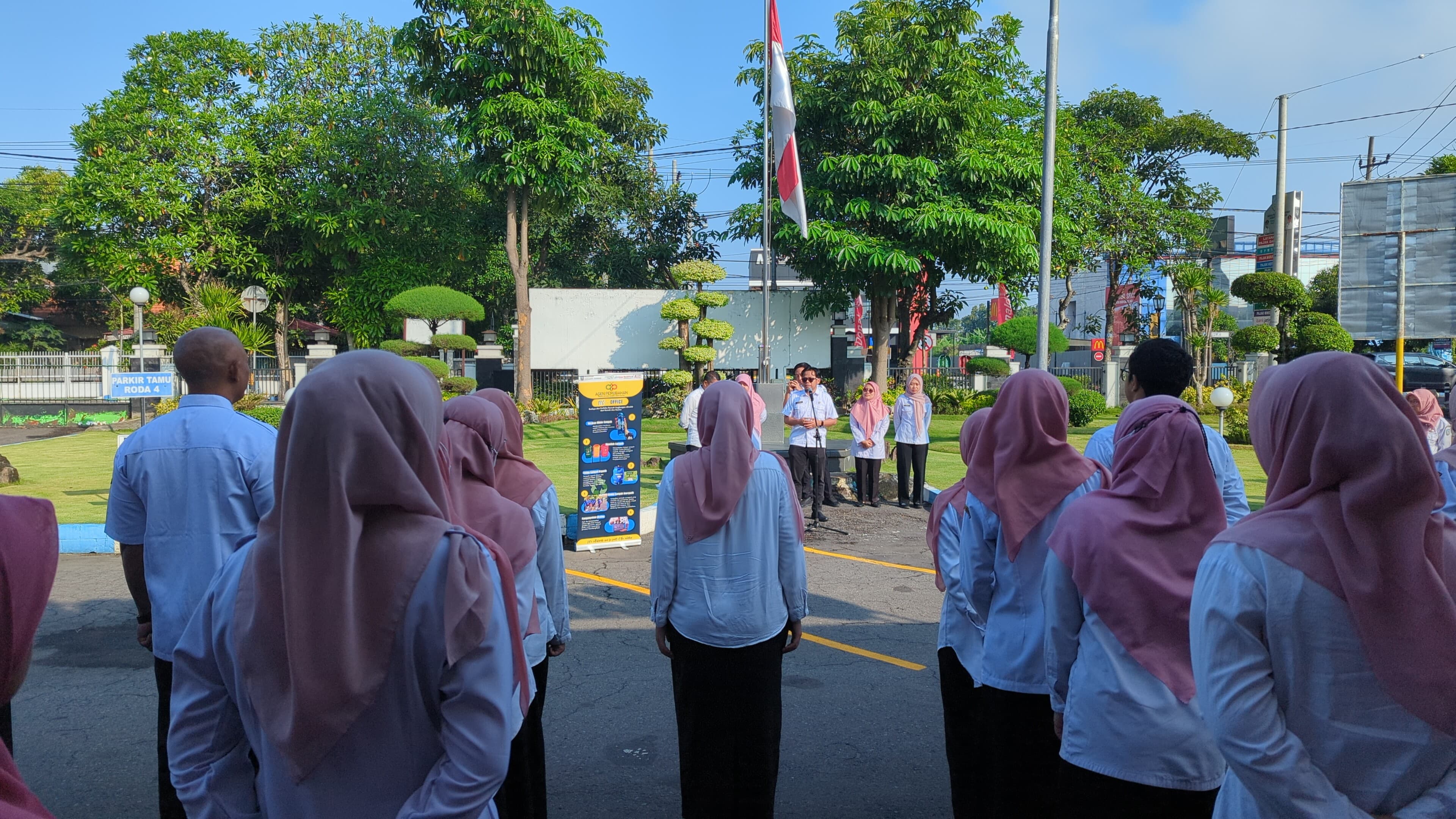 SOSIALISASI BUDAYA PENGURANGAN SAMPAH DI LINGKUNGAN PEMERINTAH KABUPATEN JOMBANG