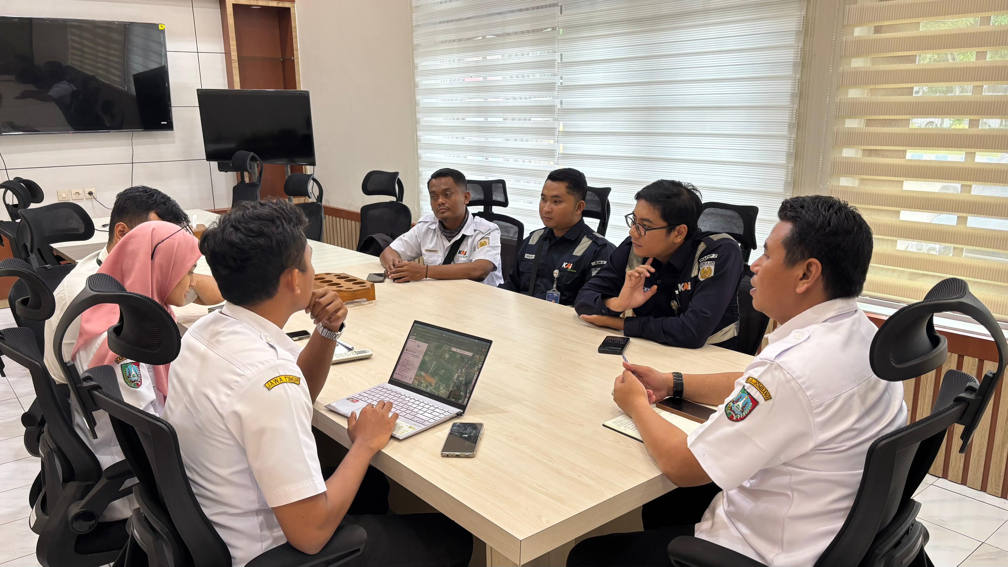 PT. KAI DAOP 7 JALIN KOORDINASI DENGAN BAPENDA JOMBANG TERKAIT SINKRONISASI ASET