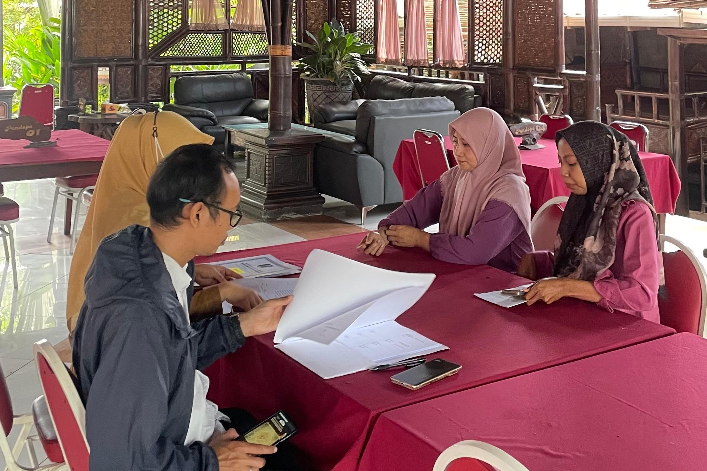 BAPENDA JOMBANG LAKUKAN PENGAWASAN PEMAKAIAN ETAX DI WILAYAH GUDO DAN MOJOAGUNG