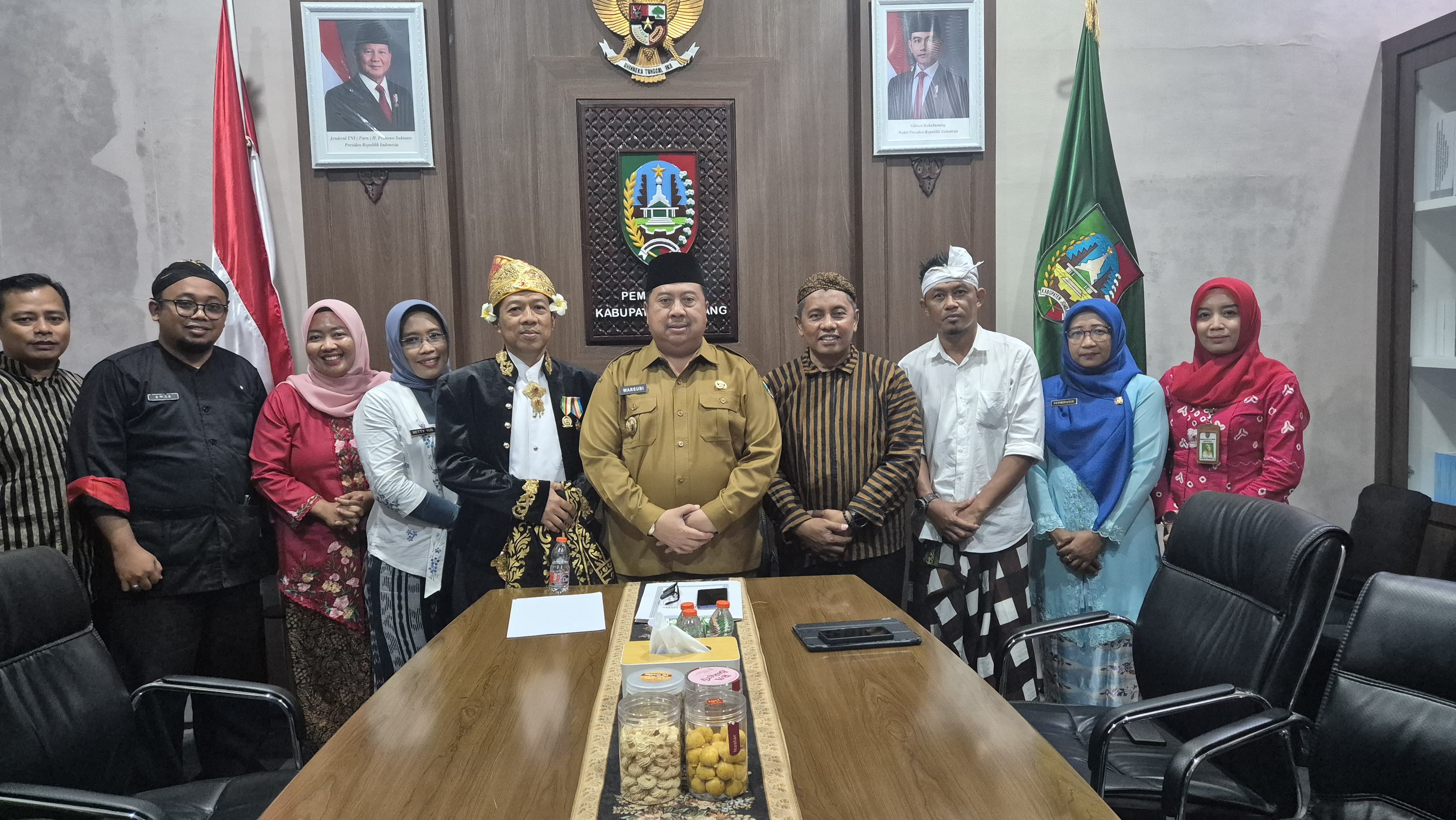 RAPAT PAPARAN PENYELARASAN SASARAN PD DENGAN PROGRAM ASTA CITA WARSA KEPADA BUPATI JOMBANG