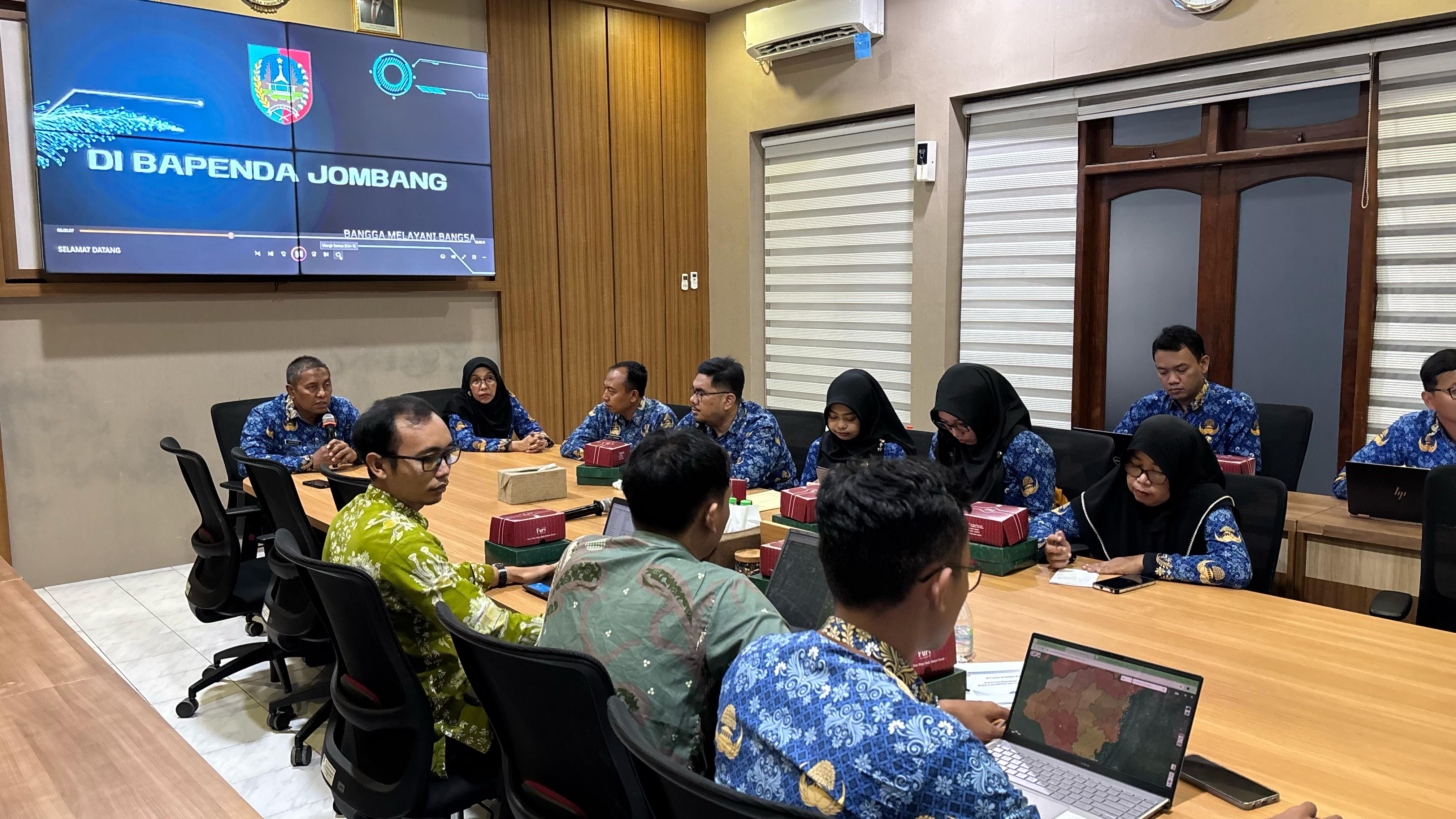 STUDI KOMPARASI TEKNIS PEMANFAATAN PETA GIS UNTUK PEMUTAKHIRAN PBB-P2 DAN BPHTB BERSAMA BPPD SIDOARJO