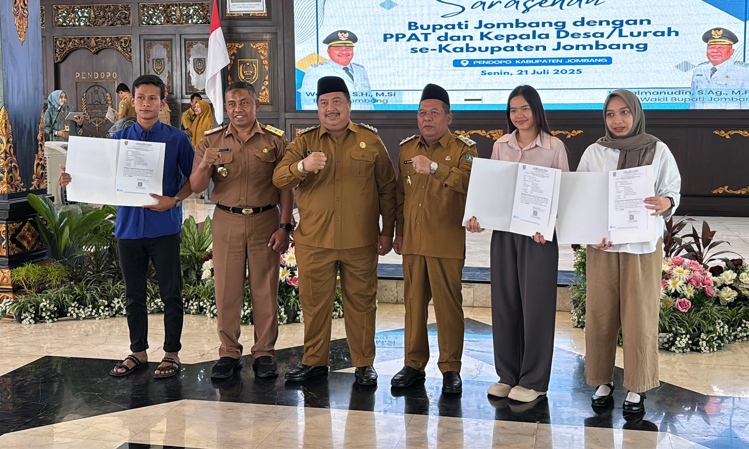 SARASEHAN BUPATI JOMBANG DENGAN PPAT DAN KEPALA DESA/LURAH SE-KABUPATEN JOMBANG: SINERGI UNTUK MENINGKATKAN PELAYANAN PERPAJAKAN