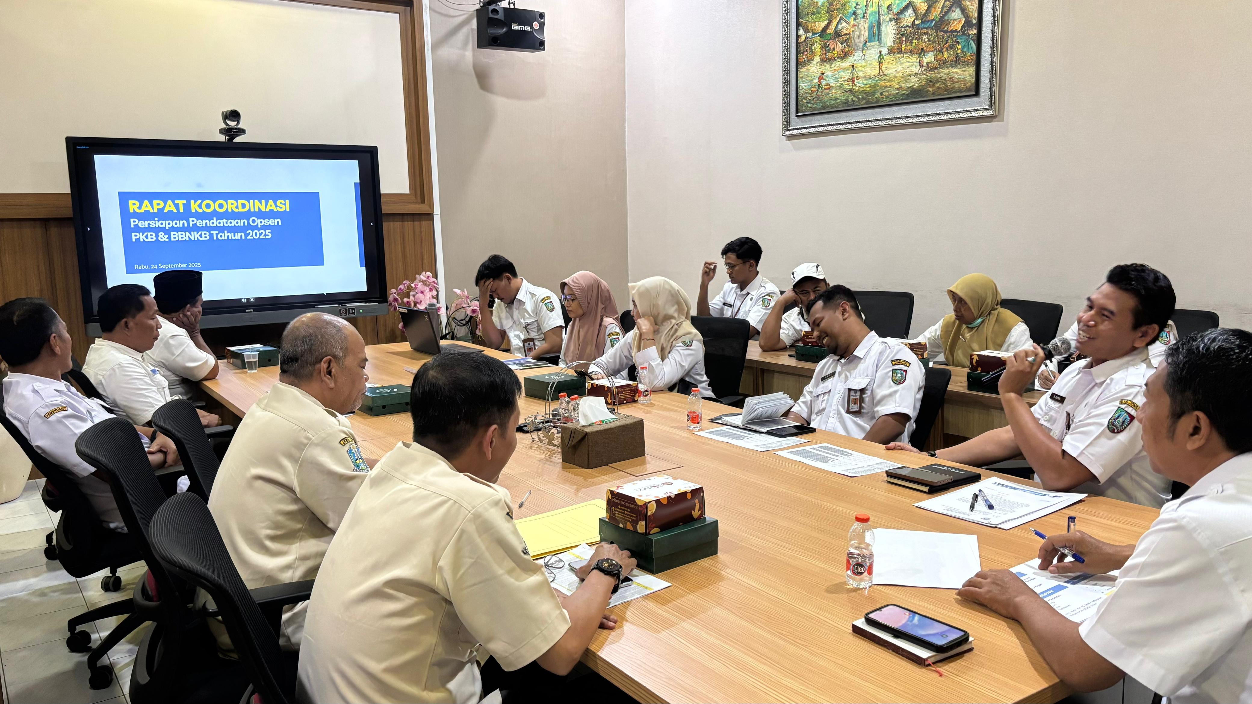 BAPENDA JOMBANG MATANGKAN PERSIAPAN PENDATAAN OPSEN PKB & BBNKB, SINERGI LINTAS SEKTOR DIKUATKAN