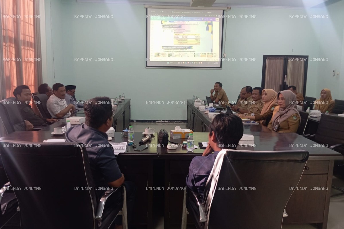 Rapat Bersama Komisi B DPRD, Bapenda Jombang Paparkan Strategi Optimalisasi Pajak Daerah