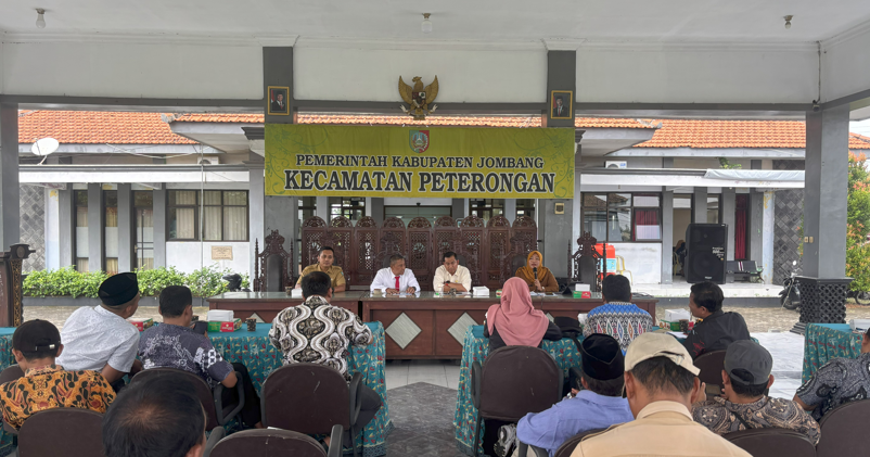 BAPENDA JOMBANG GELAR MONEV PBB-P2 DI KECAMATAN PETERONGAN: DORONG DIGITALISASI DAN PERCEPATAN PEMBAYARAN PAJAK