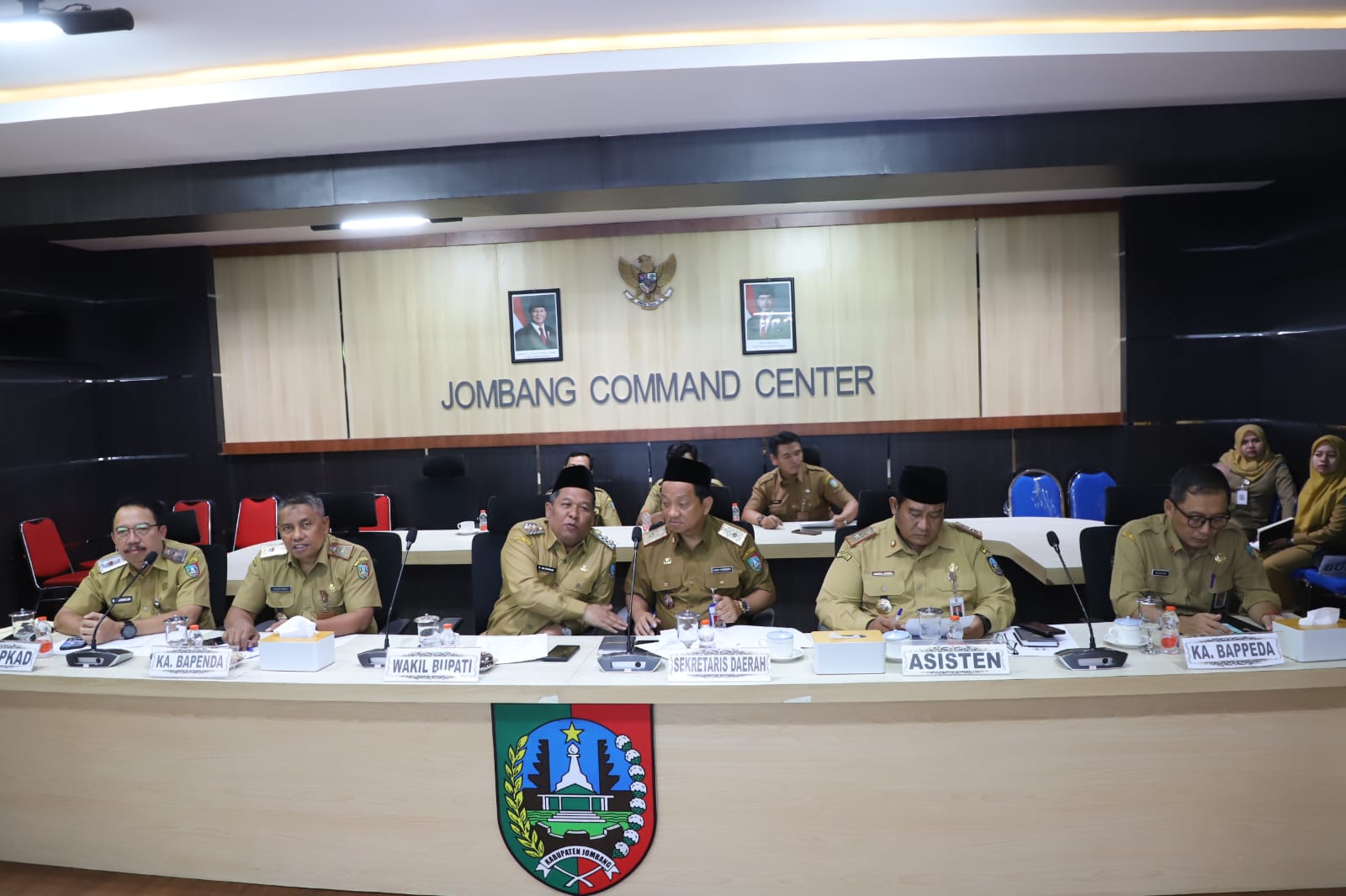 KEPALA BAPENDA JOMBANG HADIRI RAPAT KERJA DAN RAPAT DENGAR PENDAPAT KOMISI II DPR RI