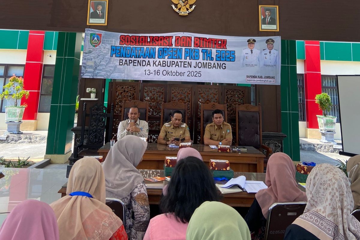 SOSIALISASI DAN BIMBINGAN TEKNIS PENDATAAN PAJAK KENDARAAN BERMOTOR DI KECAMATAN JOMBANG TAHUN 2025